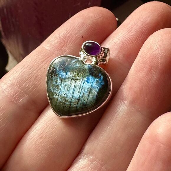 Larvikite Black Moonstone & Amethyst Sterling Silver Heart Pendant - Picture 5 of 7